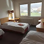 M ホテル